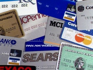 Existem diversos tipos de cartão de crédito. É preciso conhece-los para saber qual melhor se adapta a você.